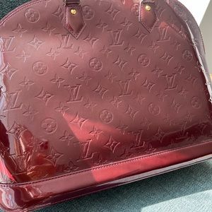 Louis Vuitton
Alma Handbag Monogram Vernis PM
